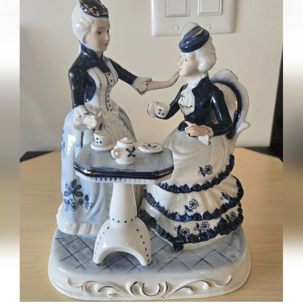 Vintage The Leonardo Collection 2 Ladies Tea Party Porcelain Figurine Blue White